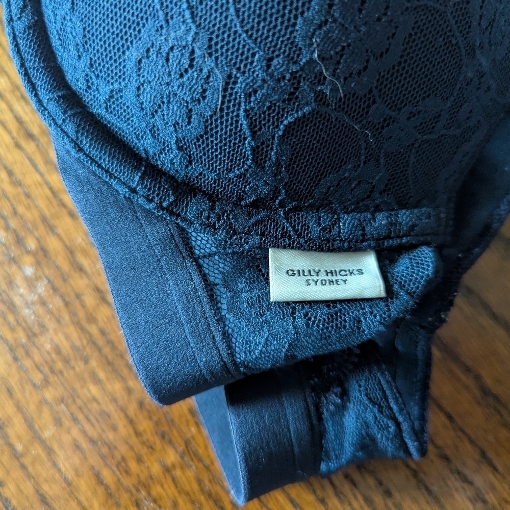 Gilly Hicks Vintage Set Of Three Bras Size 34A - Picture 11 of 16